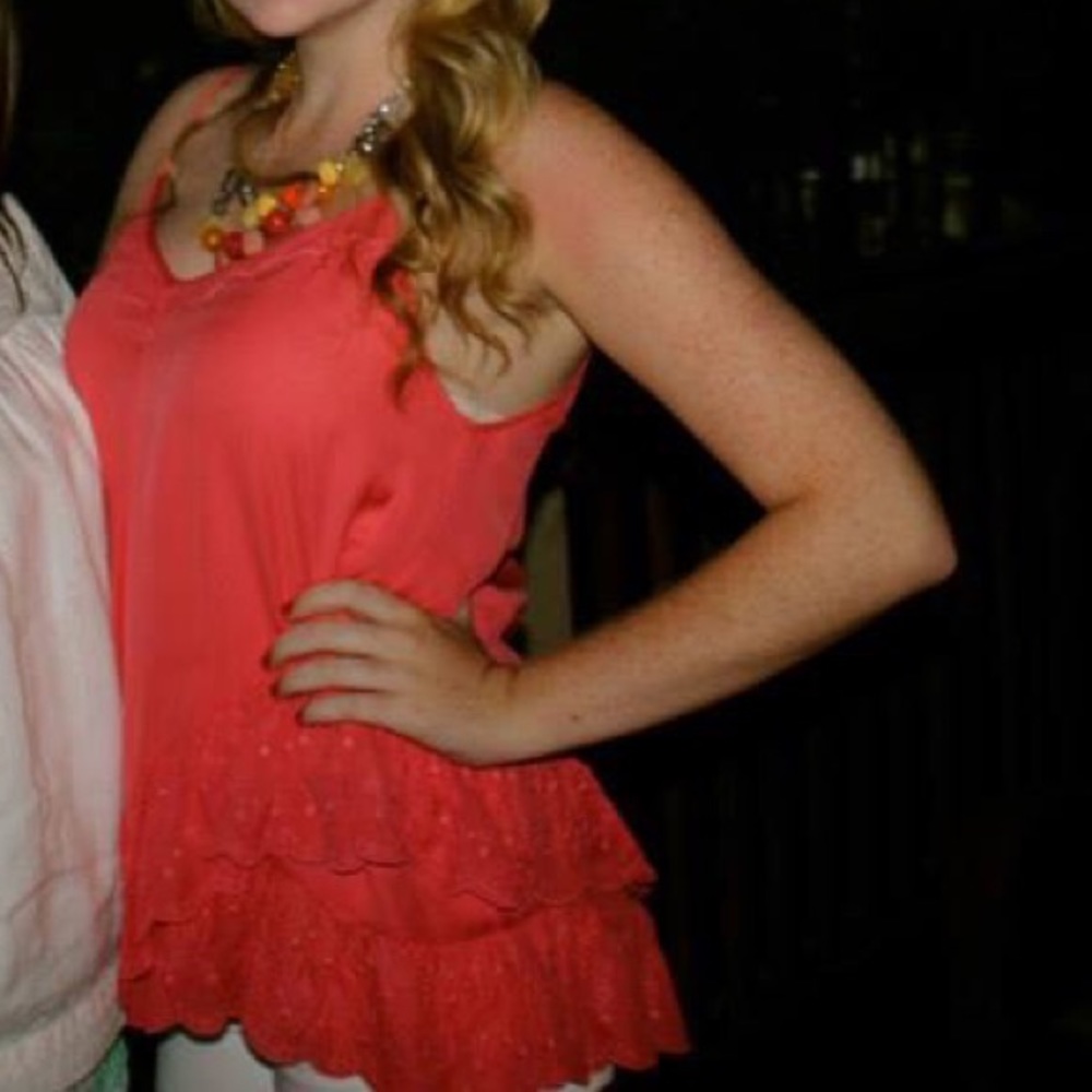 Madison Marcus, Pink tank top